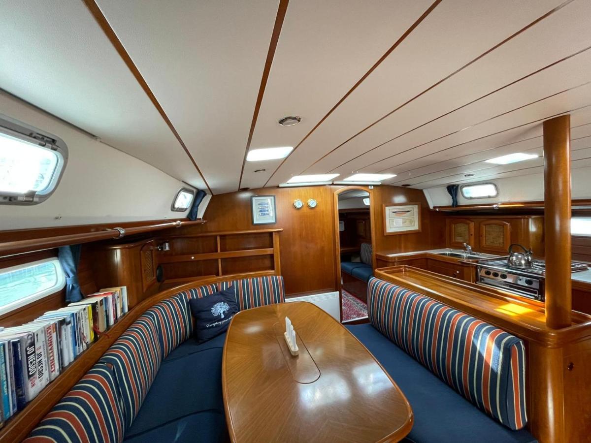 Beautiful And Comfortable Sailboat With Secure Parking Available Hotel Barcellona Esterno foto