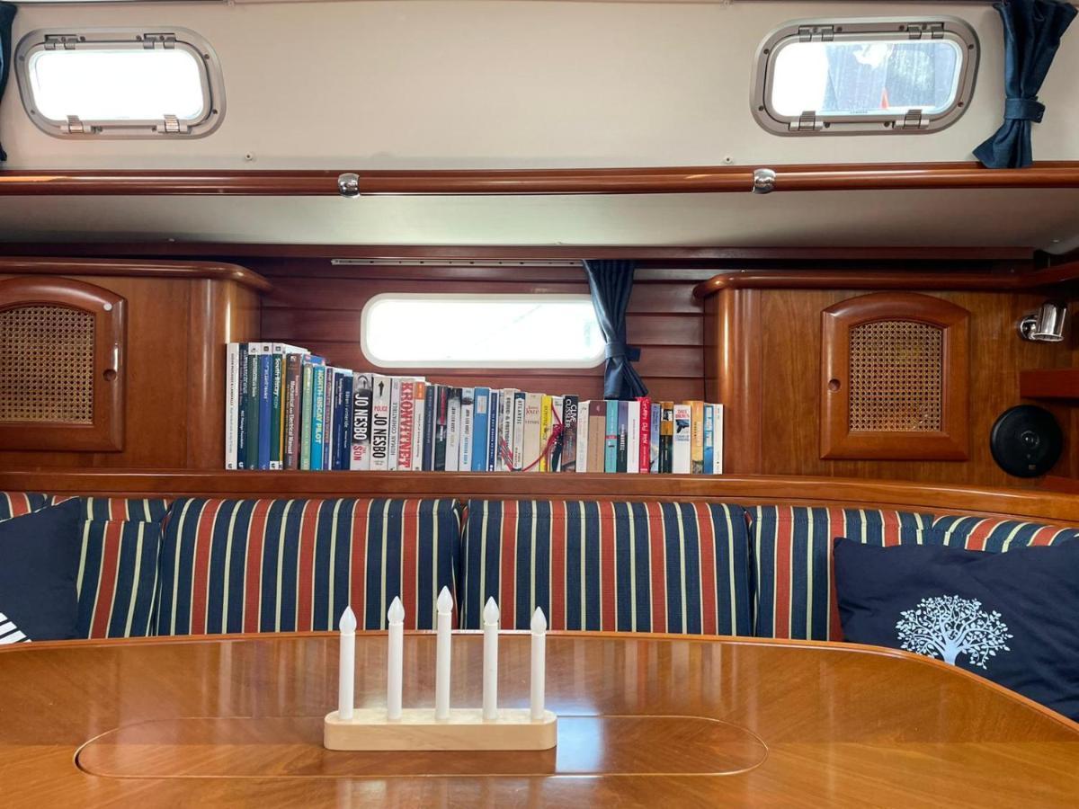 Beautiful And Comfortable Sailboat With Secure Parking Available Hotel Barcellona Esterno foto